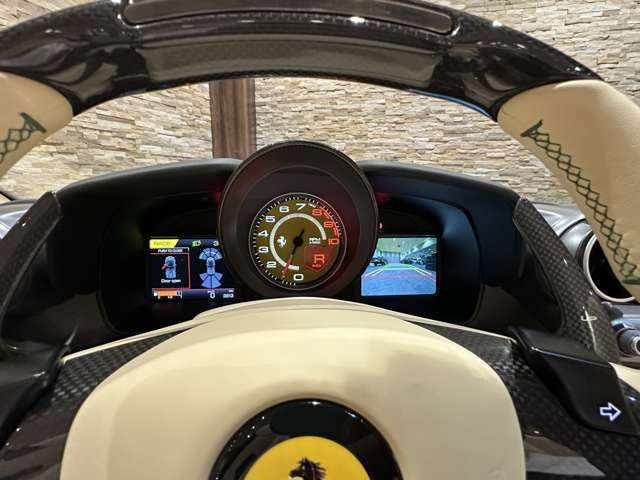 FERRARI F8 Spider