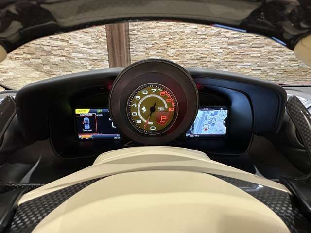 FERRARI F8 Spider