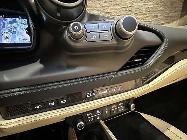 FERRARI F8 Spider