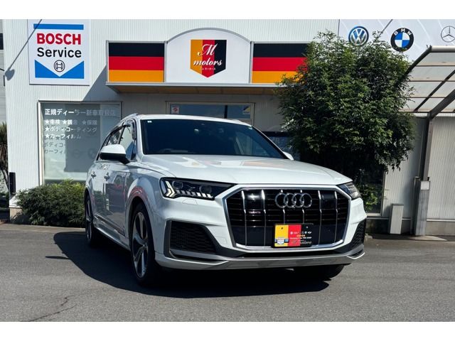 AUDI  Q7