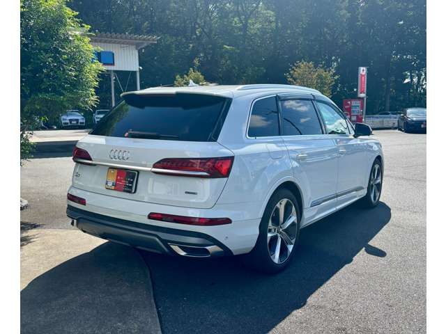AUDI  Q7