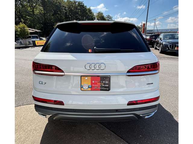 AUDI  Q7