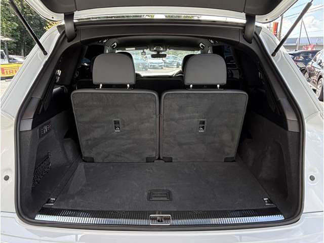 AUDI  Q7
