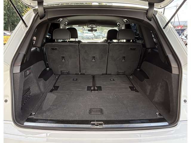 AUDI  Q7