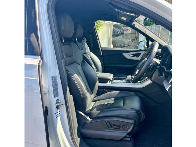 AUDI  Q7