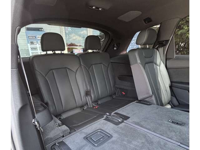AUDI  Q7
