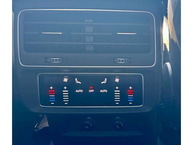 AUDI  Q7