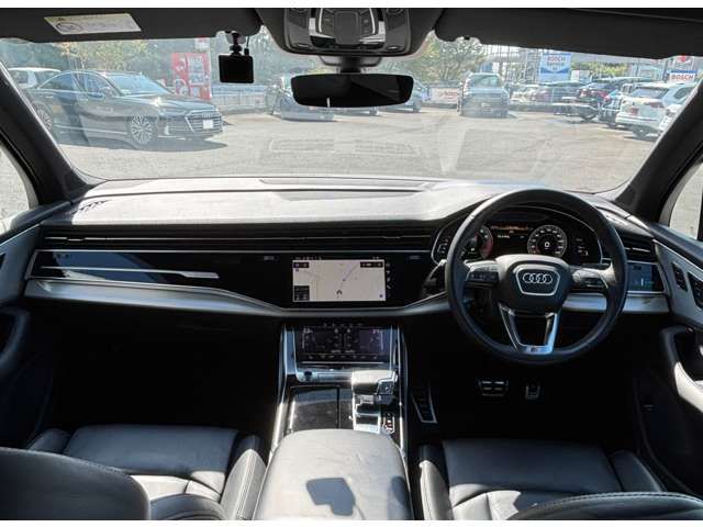AUDI  Q7