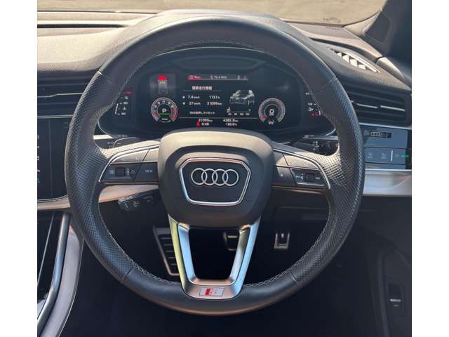 AUDI  Q7