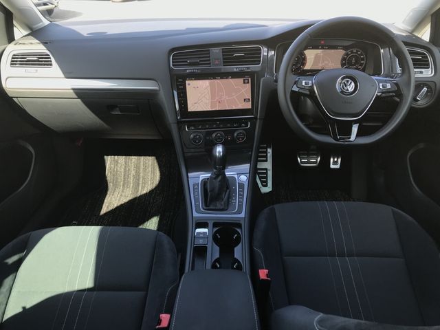 VOLKSWAGEN GOLF Alltrack
