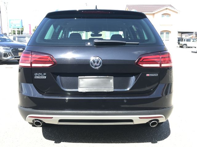 VOLKSWAGEN GOLF Alltrack