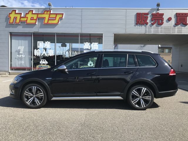 VOLKSWAGEN GOLF Alltrack