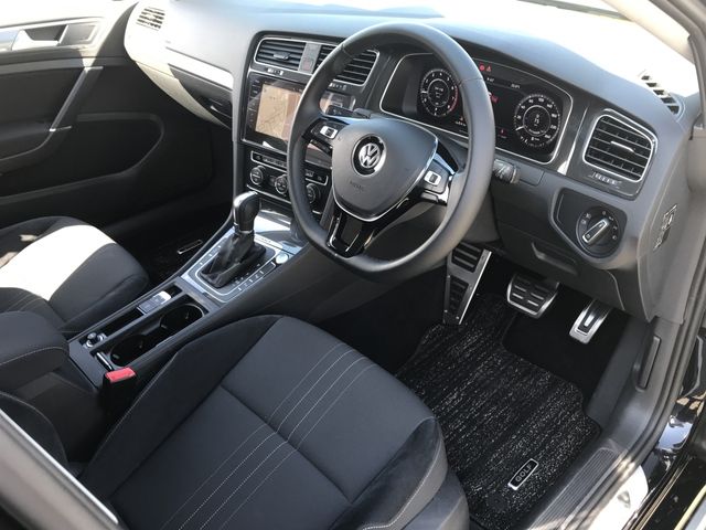 VOLKSWAGEN GOLF Alltrack