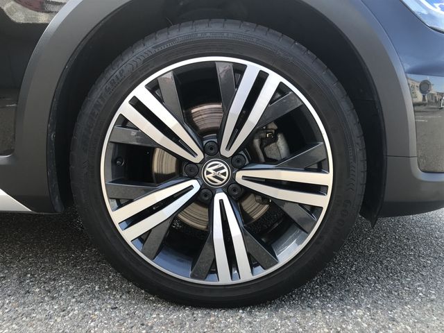 VOLKSWAGEN GOLF Alltrack