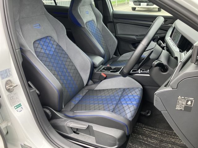 VOLKSWAGEN GOLF R