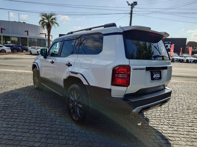 LANDCRUISER 250