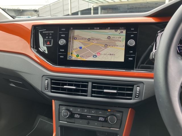 VOLKSWAGEN POLO