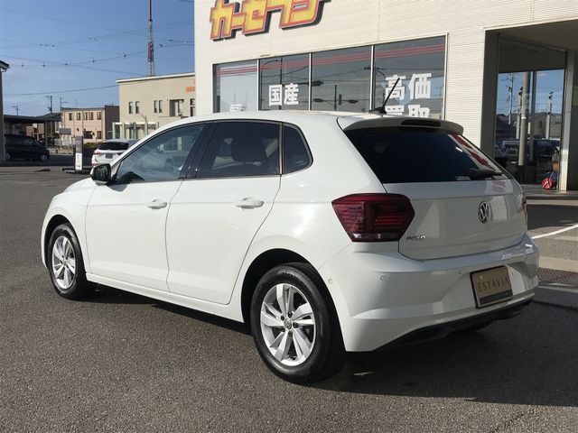 VOLKSWAGEN POLO