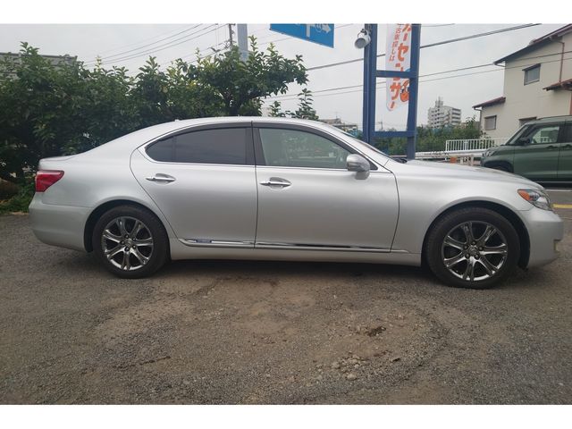 LEXUS LS600h