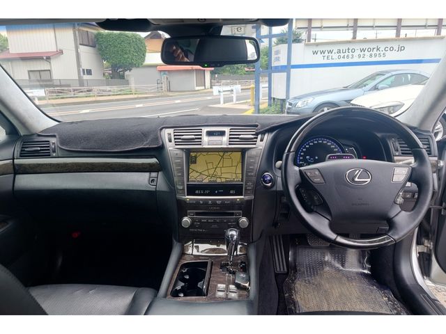 LEXUS LS600h