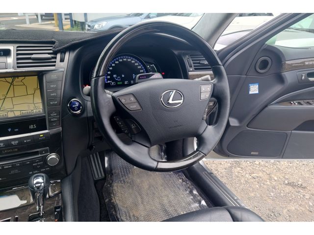 LEXUS LS600h