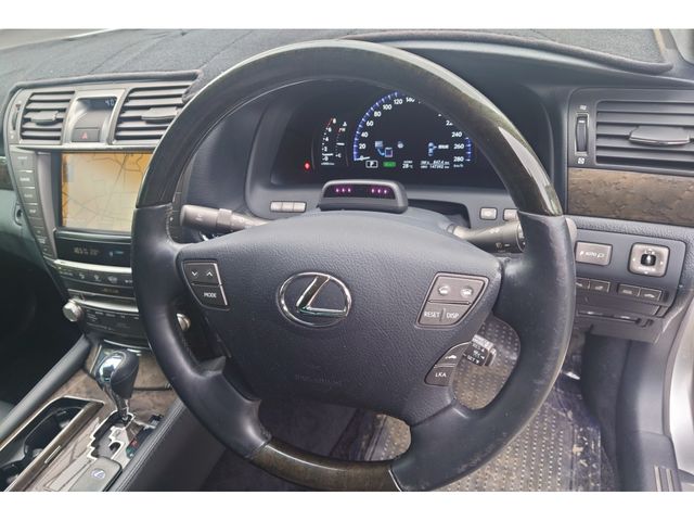 LEXUS LS600h