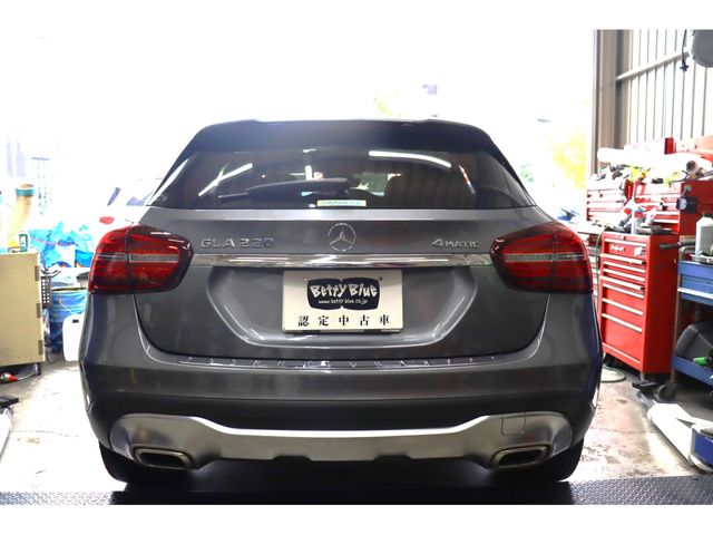 MERCEDES BENZ GLA class