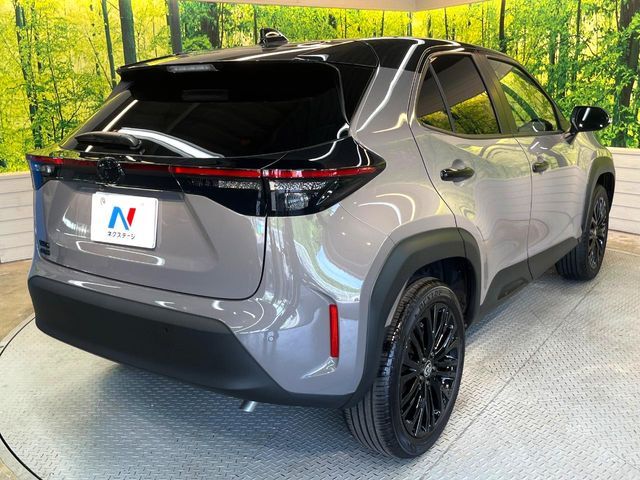 YARIS CROSS