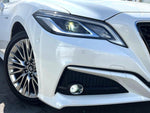 CROWN sedan hybrid