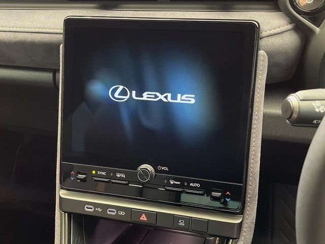 LEXUS LBX