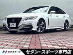 CROWN sedan hybrid