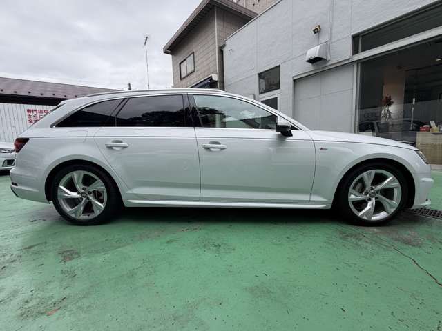 AUDI A4 AVANT