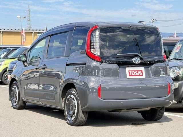 SIENTA HYBRID