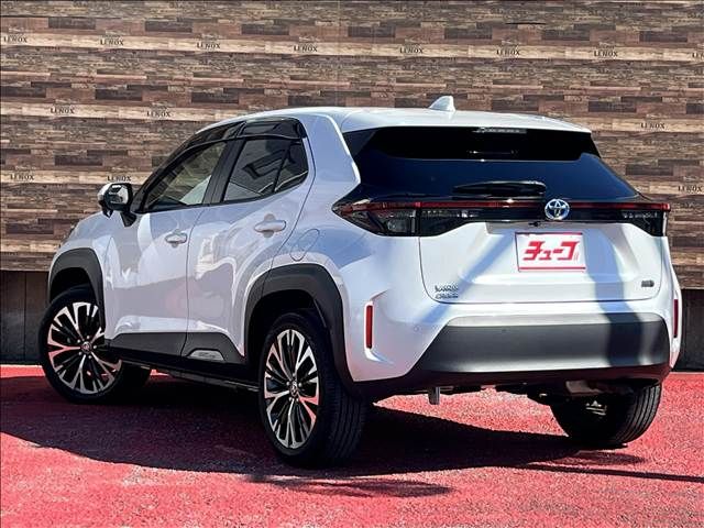 YARIS CROSS HYBRID