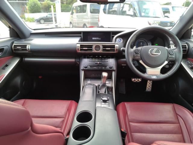 LEXUS IS300h