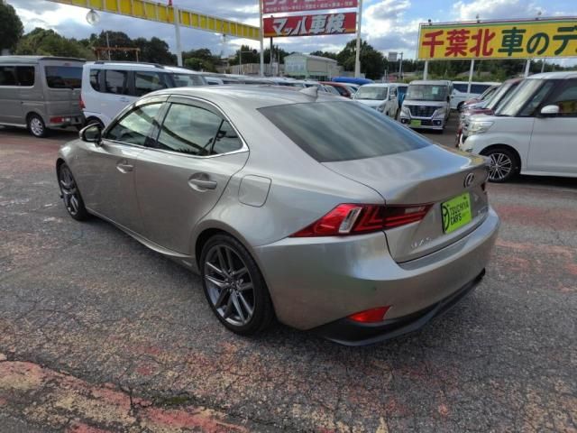 LEXUS IS300h