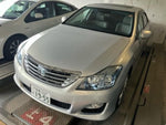 CROWN sedan hybrid