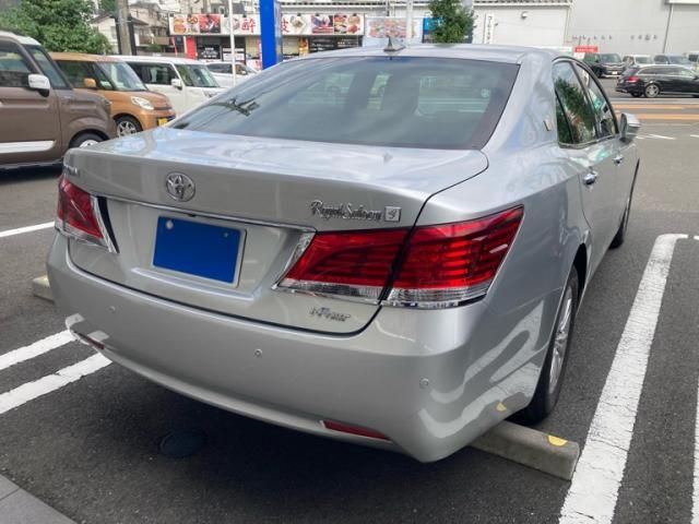 CROWN sedan 4WD