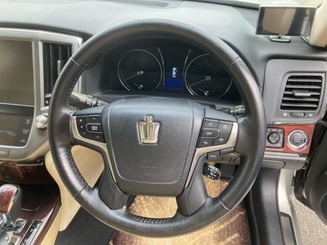 CROWN sedan 4WD