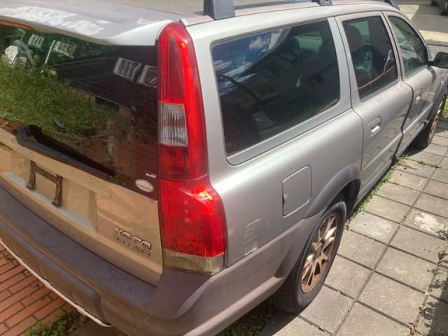 VOLVO XC70