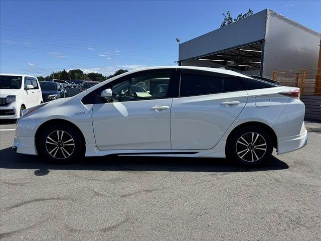 PRIUS 4WD