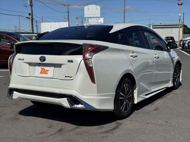 PRIUS 4WD