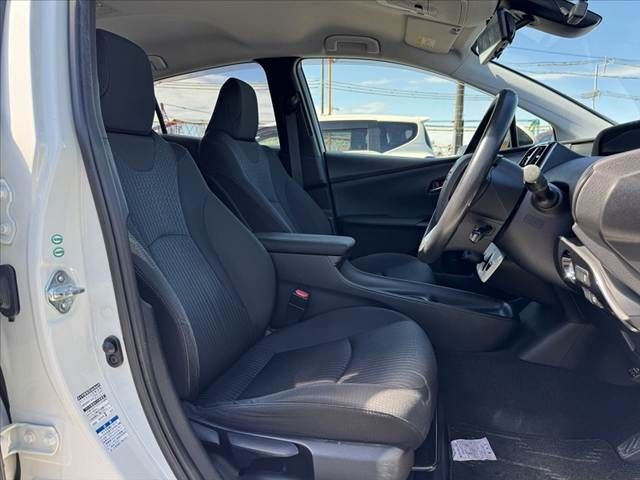 PRIUS 4WD