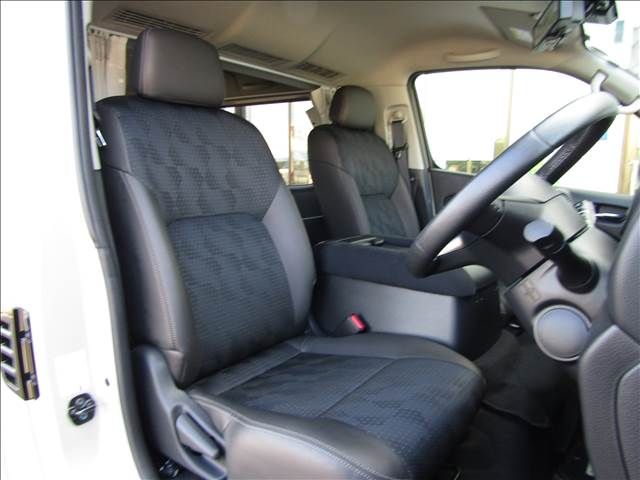 CARAVAN van 2WD