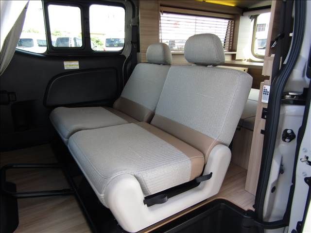 CARAVAN van 2WD