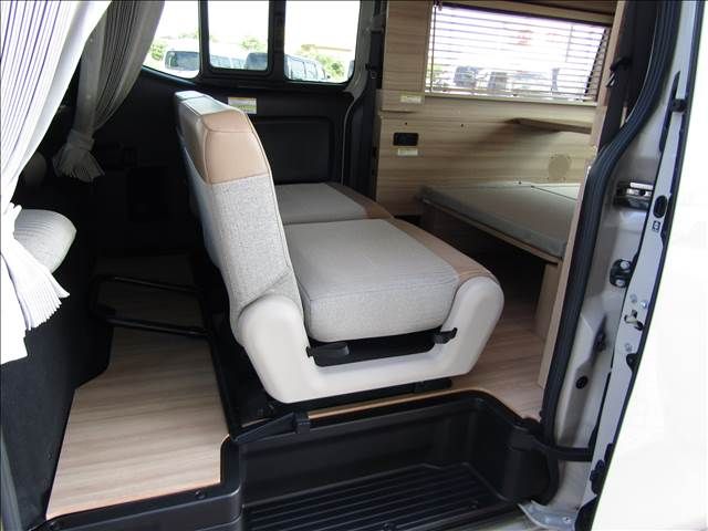 CARAVAN van 2WD