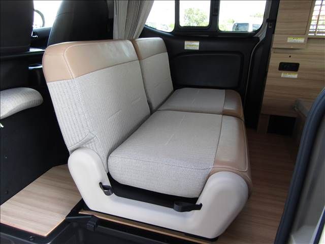 CARAVAN van 2WD