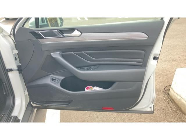 VOLKSWAGEN PASSAT Alltrack