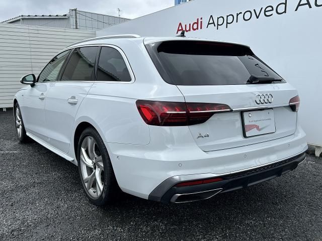 AUDI A4 AVANT