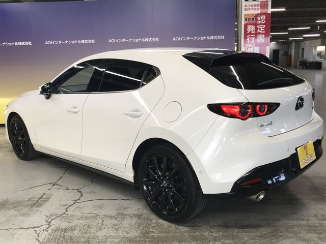 MAZDA3 FASTBACK